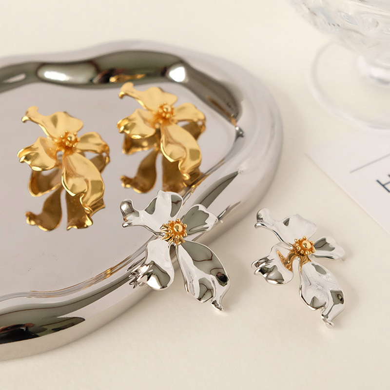 Fashion Flower Copper Inlay Zircon Ear Studs 1 Pair