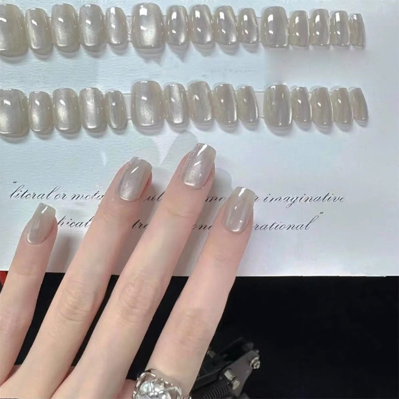 Yiyi Wu Pura de uso de fototerapia hecha a mano, longitud media, luz de luna blanca, ojos de gato, armadura de uso al por mayor, fábrica de origen