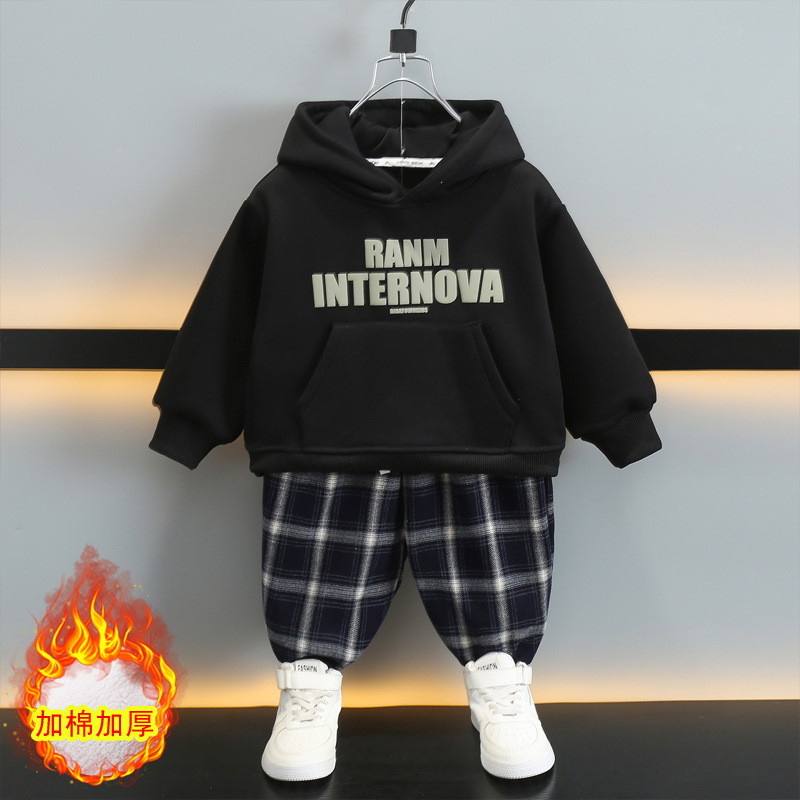 6392 ropa de otoño e invierno para niños más traje de terciopelo 2025 nueva ropa deportiva para bebés suéter grueso para niños de dos piezas