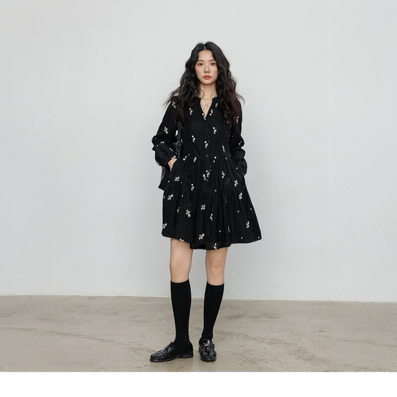 2025 Autumn and Winter Loose Large Size Slim New Black Floral Long-Sleeved Dress Women's Retro Waist Cake Skirt