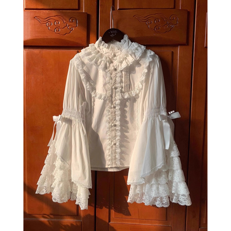 2025 New Autumn and Winter French Style Retro White Lace Trumpet Sleeve Shirt Women's Niche Chic and Beautiful Top