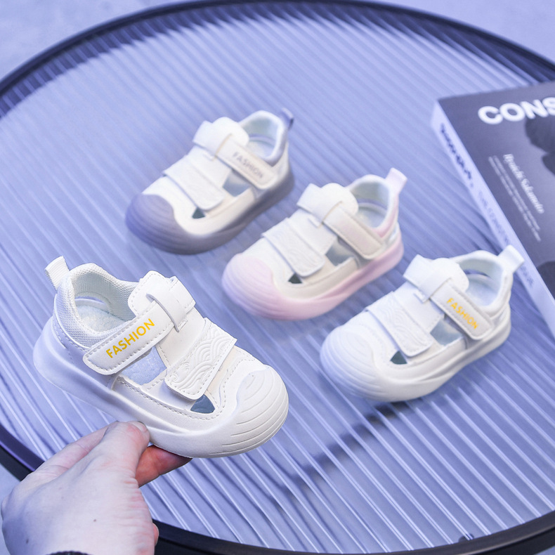 Sandali leggeri e traspiranti con punta chiusa per bambini_voghion.com