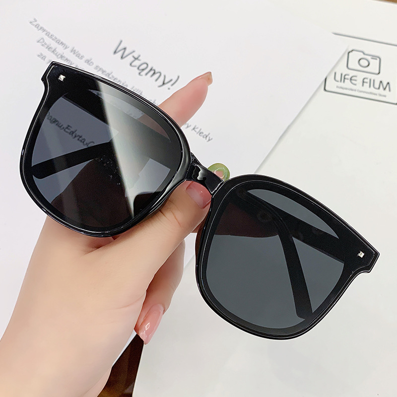 fashionable ultra light sunglasses