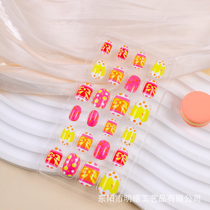 Pieza de belleza de uñas para niños Pequeño Libro Rojo TikTok Venta caliente Pieza de uñas de niña desgaste hecho a mano pieza de uñas protección ambiental Pieza de uñas Fábrica al por mayor