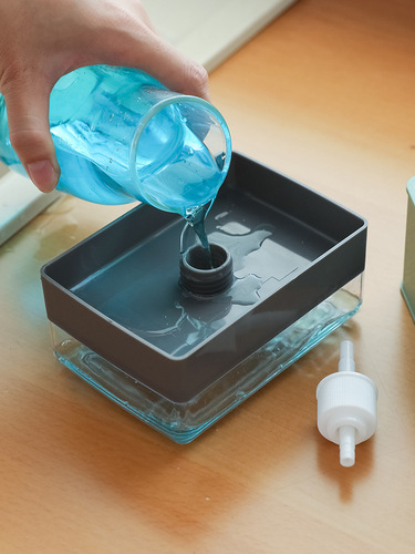 Kitchen brush cleaning semen box automatic liquid dispenser push-type automatic liquid dispensing box scouring pad dishwashing brush soap liquid box