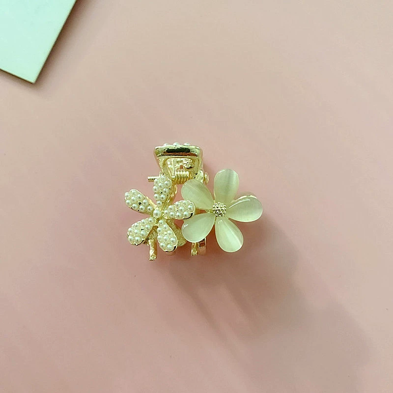Metal crab pin, hairgrip, Korean bangs, cat's eye