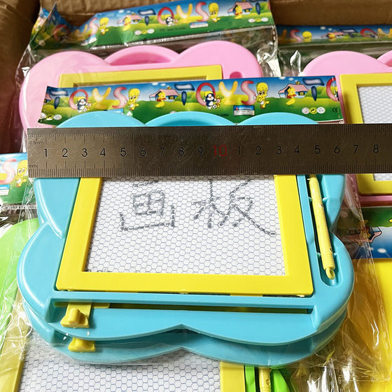 Children's magnetic drawing board student writing board puzzle drawing graffiti board erasable magnetic drawing board 2 yuan toy wholesale