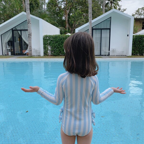 Children's cute swimwear with zipper with bow
