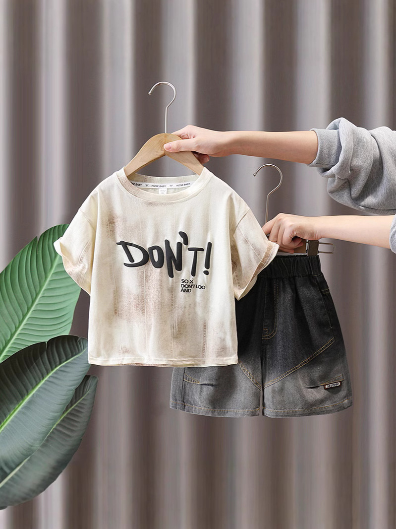 Conjunto de Verano para Niños 7226, Moda 2026, Ropa Infantil Estilo Coreano, Camiseta de Manga Corta, Estilo Veraniego, Conjunto de Dos Piezas, Popular en Internet