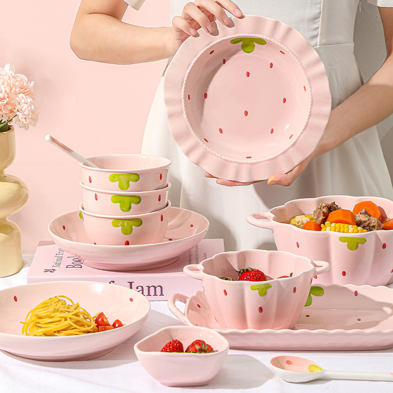 ストロベリーの新しいネット有名人の家庭用かわいい食器セットクリエイティブ高価値野菜プレートライスボウルとディッシュセット|undefined
