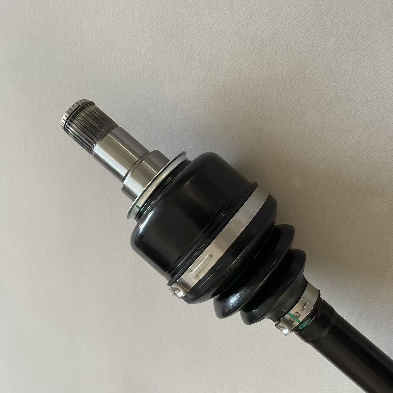 Suitable for Leapmotor C01, C10, C11 half-axle assembly, left and right drive shafts, new energy vehicle parts, universal joint