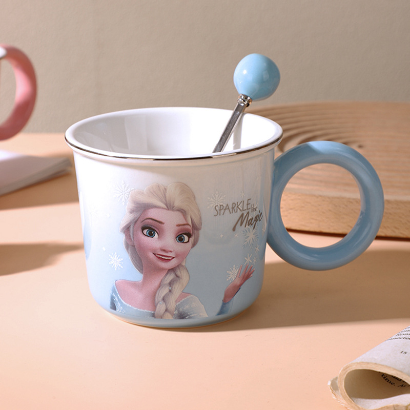 Taza de cerámica para el hogar de la princesa Disney Ice and Snow Aisha Taza de leche de oficina de alto valor con taza de pareja de cuchara