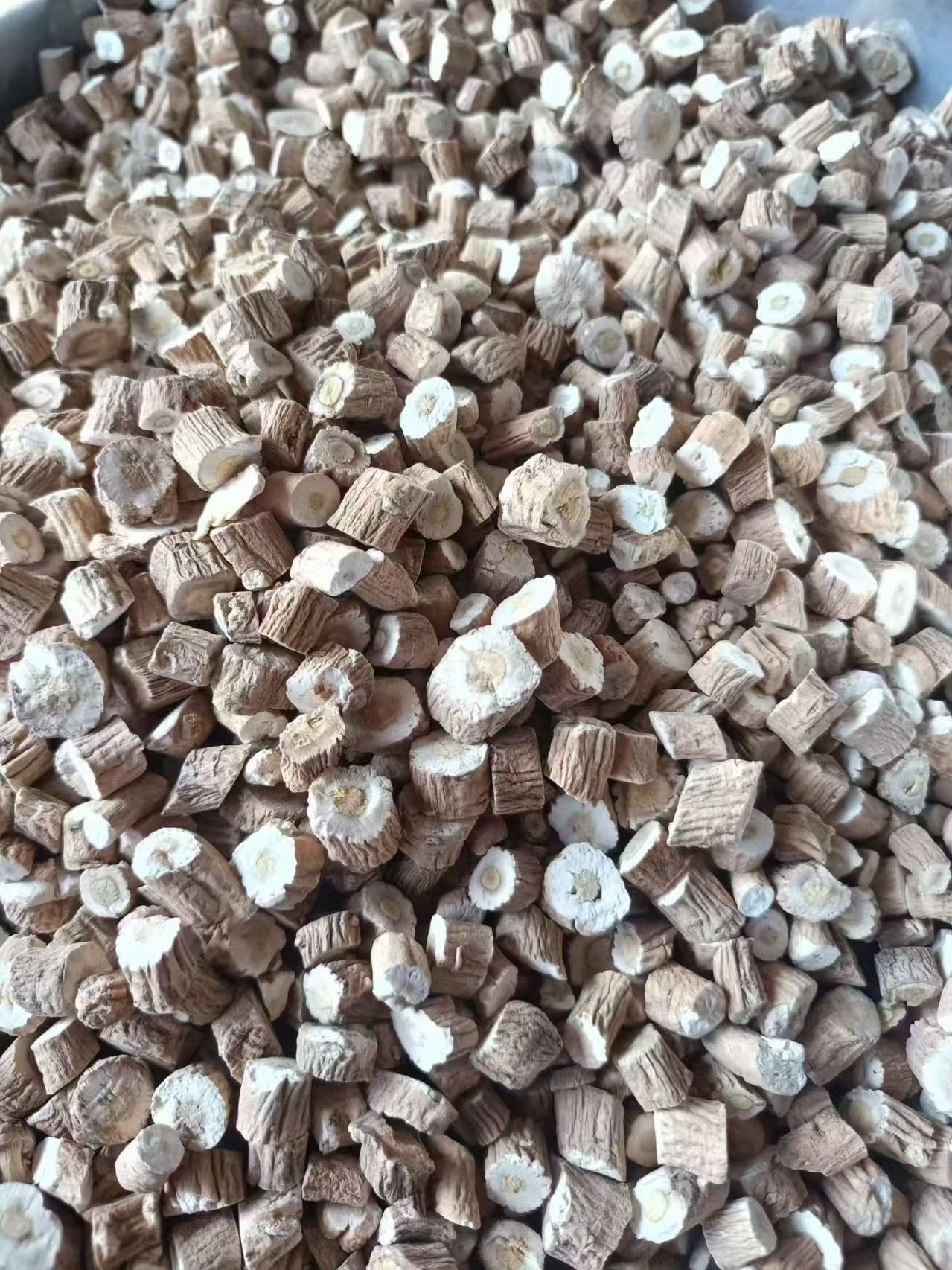 Ban Lan Gen Isatis Root Slices 500g Dried Herbal Tea Decoction Pieces quality and texture