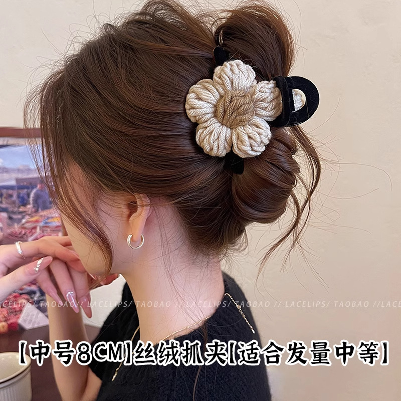 2025 nuevo clip de peluche lindo temperamento peludo detrás de la cabeza de cabello de alto nivel sensación de tiburón clip grande mujer