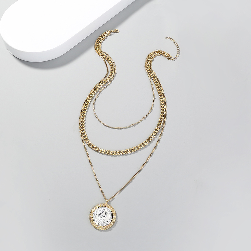 fashion round pendant necklace diamond alloy clavicle chainpicture2