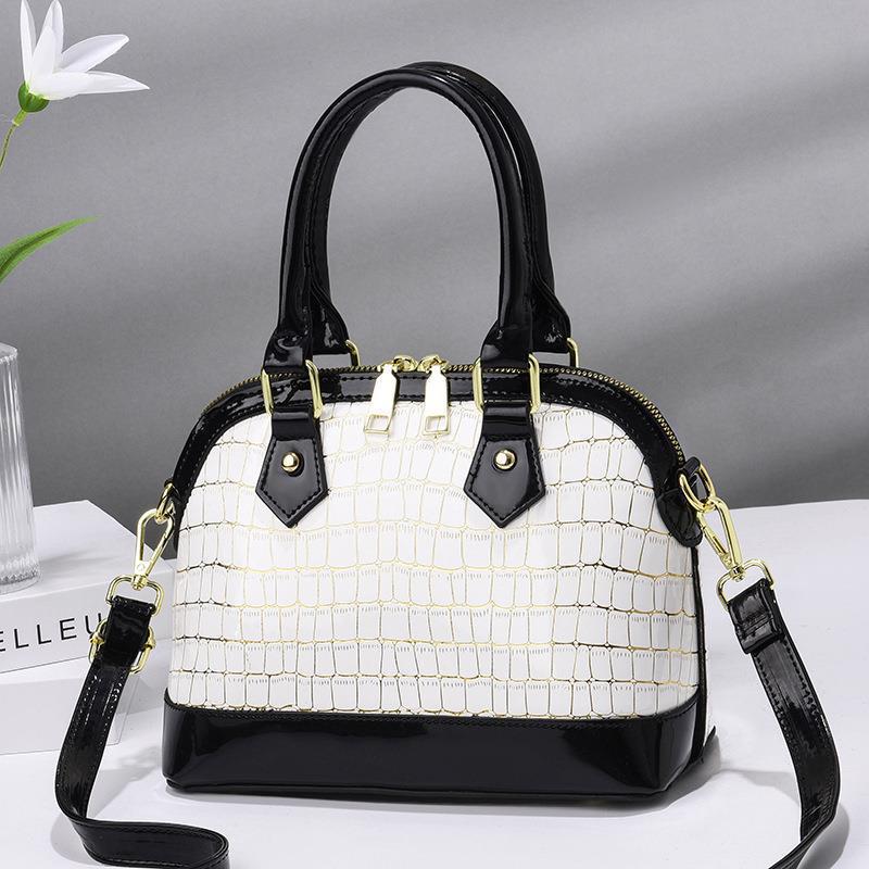 Women's Medium Pu Leather Color Block Streetwear Shell Zipper Dome Bag display picture 1