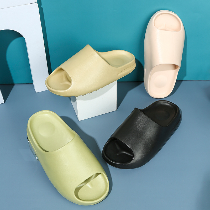 Verano de los hombres al aire libre desgaste de suela gruesa de mierda en línea celebridad Coco zapatillas diapositiva de moda playa al aire libre desgaste yeezy zapatillas