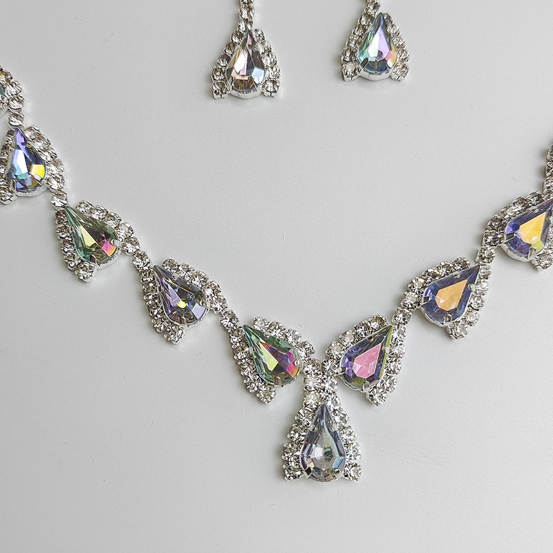 Joyería transfronteriza europea y americana Luz de lujo completo diamante color gota de agua collar