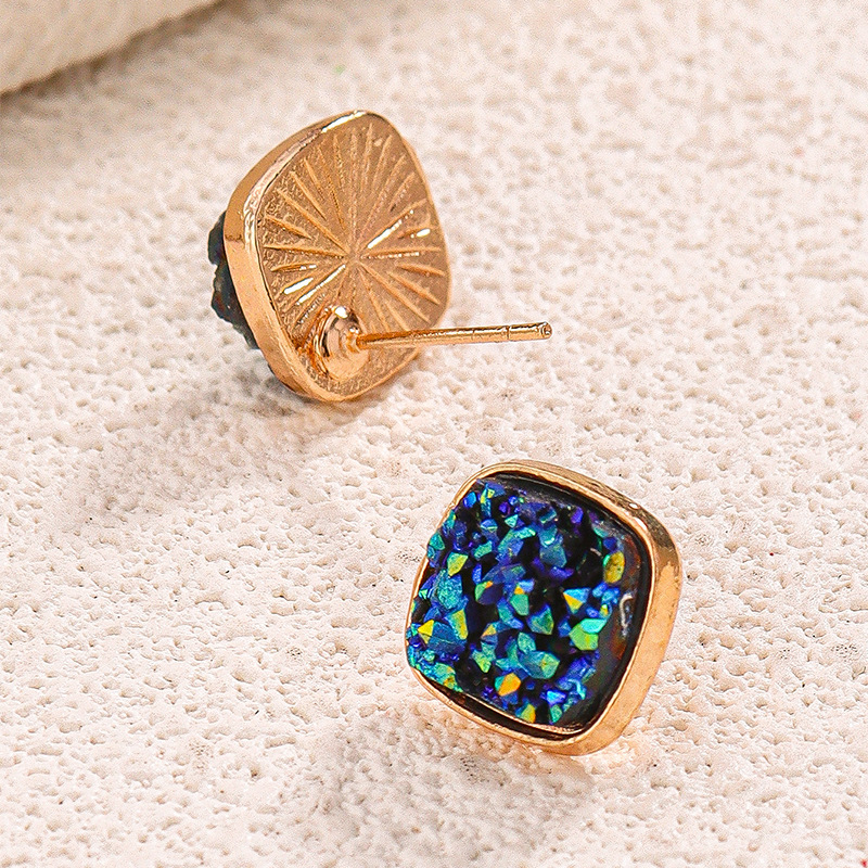 European and American Fashion Commuter Accessible Luxury Small Square Resin Personalized Women's Small Earrings Elegant Simple Design Earrings European and American Fashion Commuter Accessible Luxury Small Square Resin Personalized Women's Small Earrings Elegant Simple Design Earrings