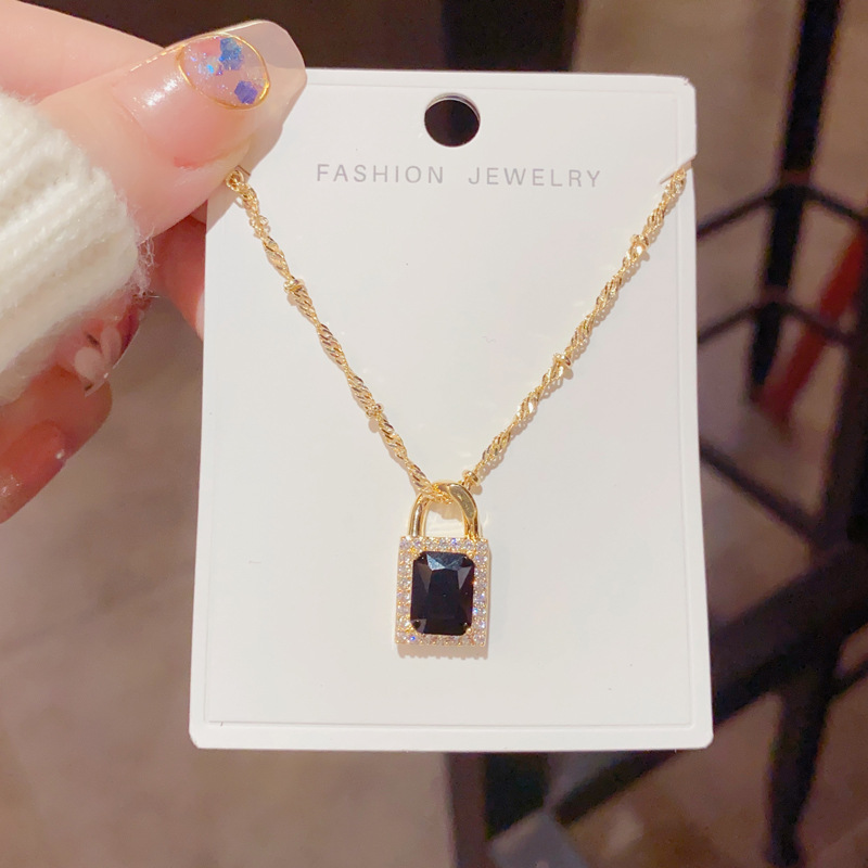 Zircon Lock Pendant Necklace Black Micro Inlaid Instagram Style_voghion.com