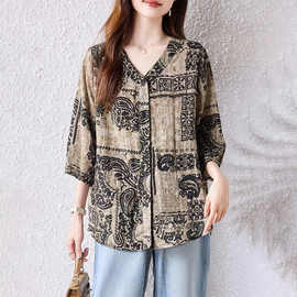 2025新款时尚洋气领五分袖大码晒上衣女宽松显复古印花衬衫