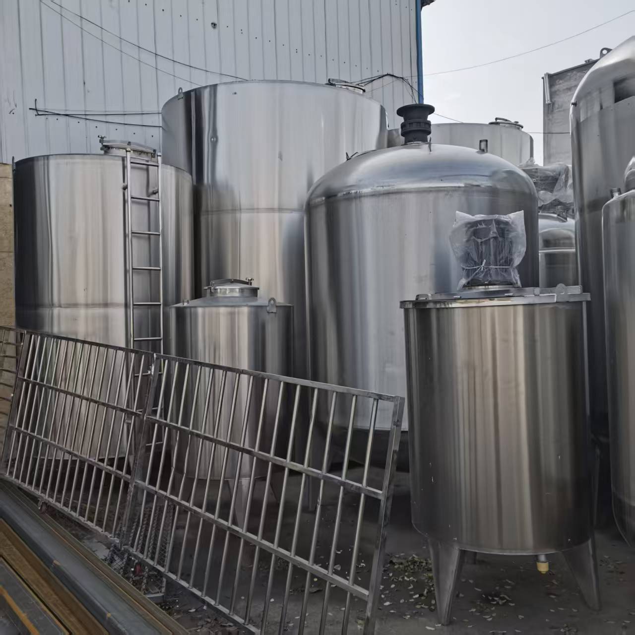 304储罐 1-5立方不锈钢储酒罐 发酵罐 储液罐