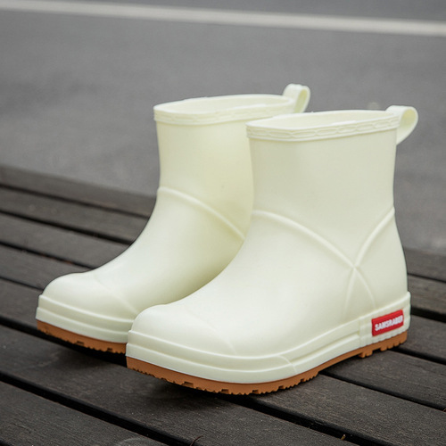 Wholesale New Waterproof Shoes Women Rain Boots Short Calf Fashion Adult Anti-slip Fleece Warm Lightweight Socks Shoes Student Rubber Shoes 