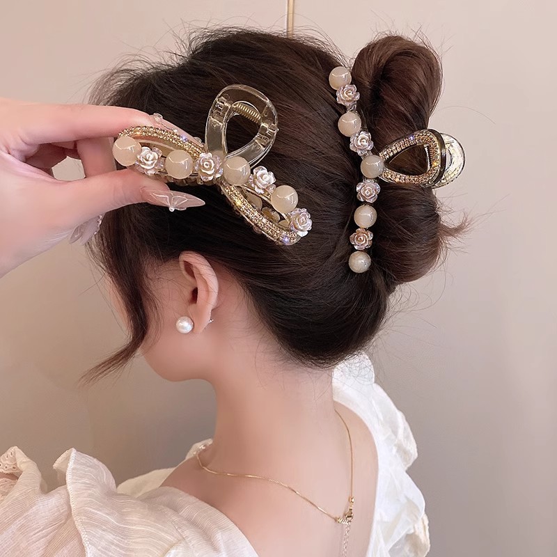 优雅小香风山茶花珠珠抓夹大号发量多女后脑勺高端盘发鲨鱼夹发夹|undefined