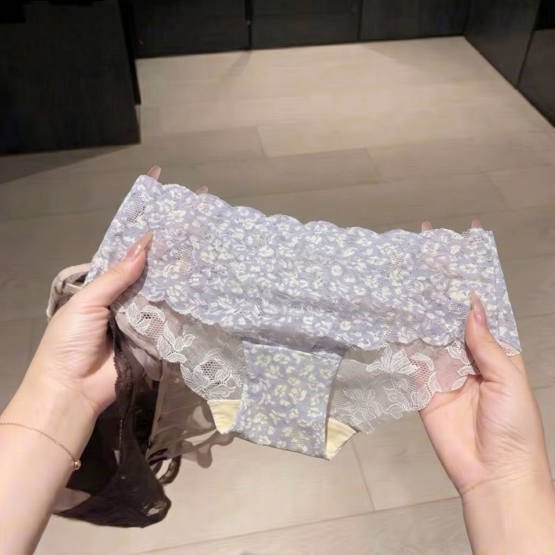 Fresh and Simple Floral Panties for Women, Seamless, Comfortable, Breathable, Pure Desire Lace, Low-Waist, Antibacterial, Hip-Hugging Women's Briefs Fresh and Simple Floral Panties for Women, Seamless, Comfortable, Breathable, Pure Desire Lace, Low-Waist, Antibacterial, Hip-Hugging Women's Briefs