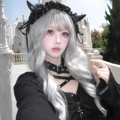 かつらの女性の長い髪の日本のdoll感の小さい魔女の長い巻き髪の大きい波の灰色の空気の前髪の自然な全体のカバー
