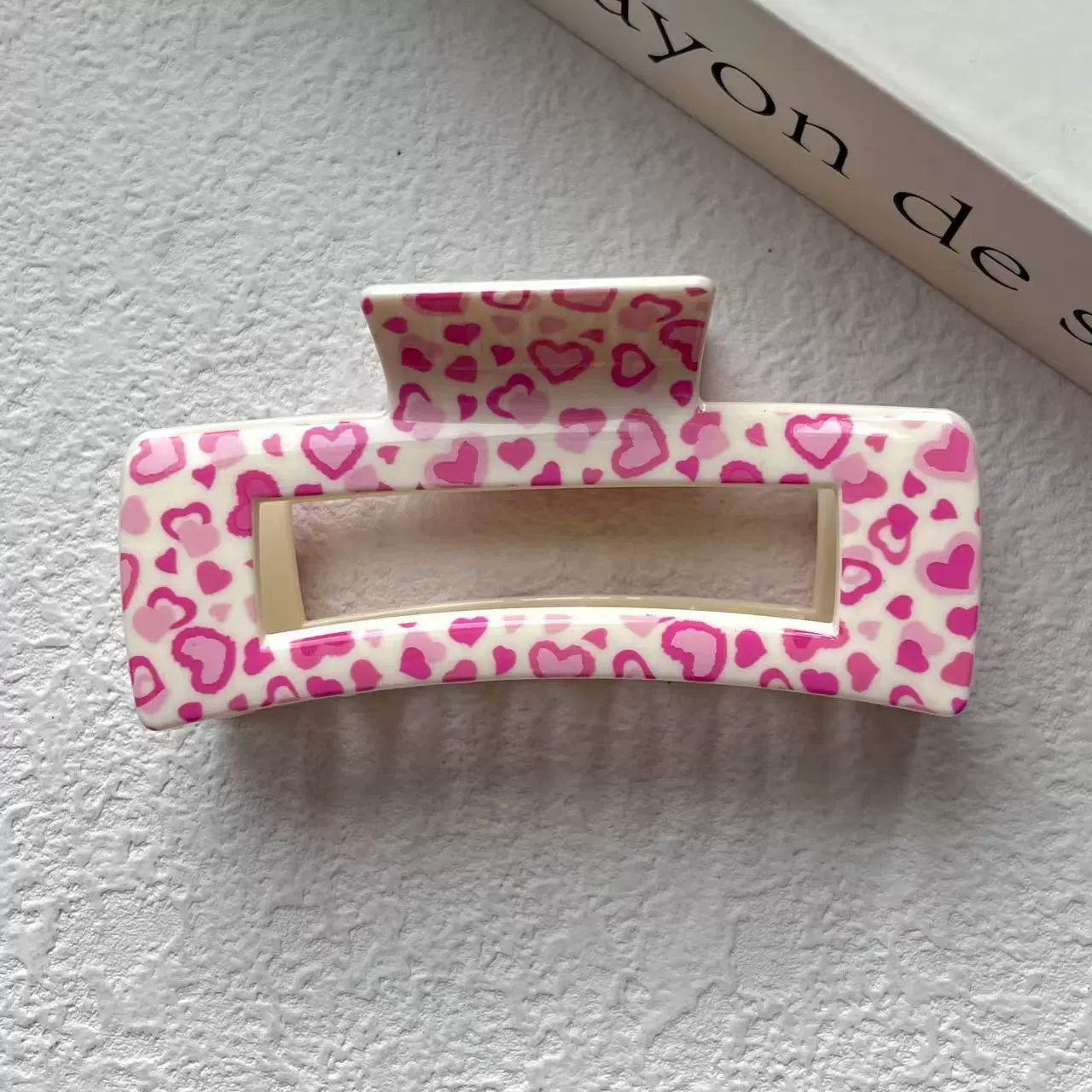 Краб‑заколка с ромашками, квадратный «шарк», 10,5×5×4,5 см, лёгкая