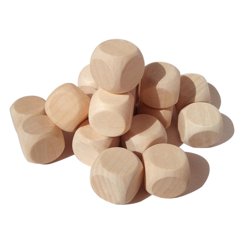 Fábrica al por mayor de madera en blanco dados puntos DIY juego de madera tamiz digital talla patrón creativo