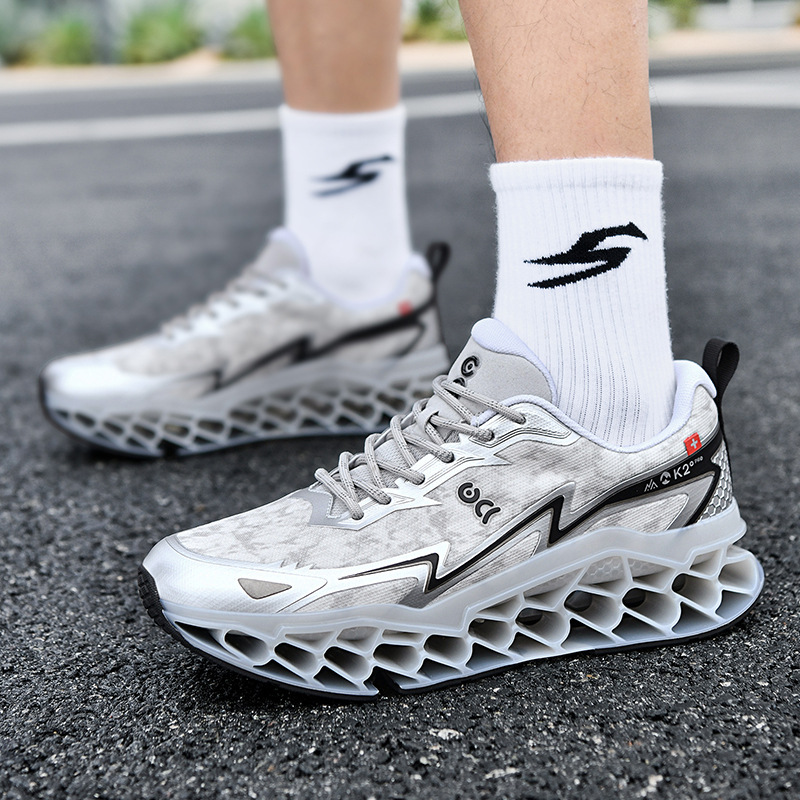 Men's new low-top soft-soled cushioned sneakers, lightweight and comfortable mesh shoes, high-quality versatile casual shoes