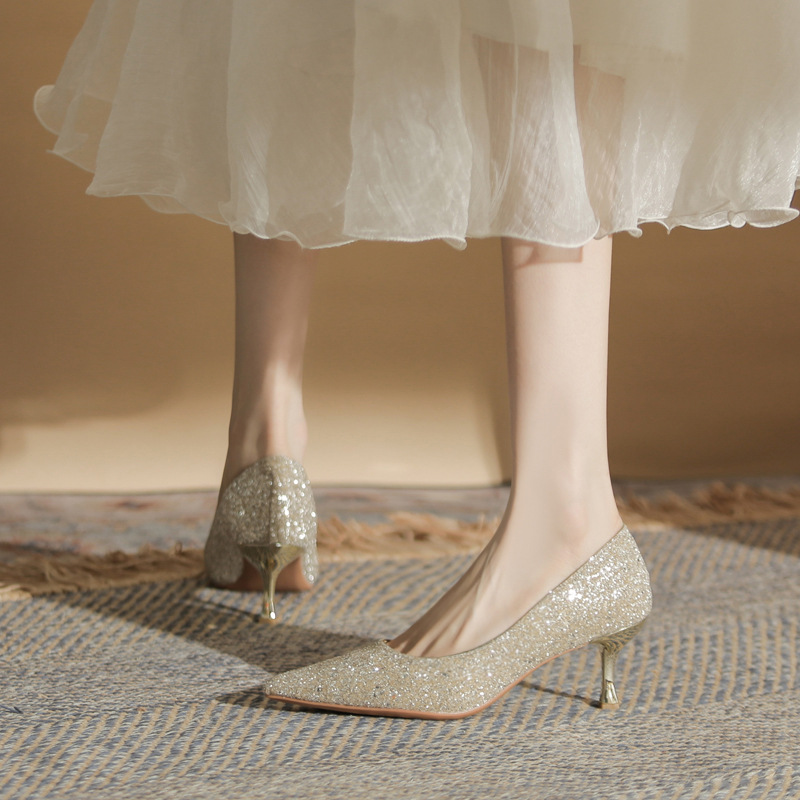 Giày cao gót mũi nhọn sequin lấp lánh CG6018 – miệng nông, gót nhọn — Màu Sâm panh