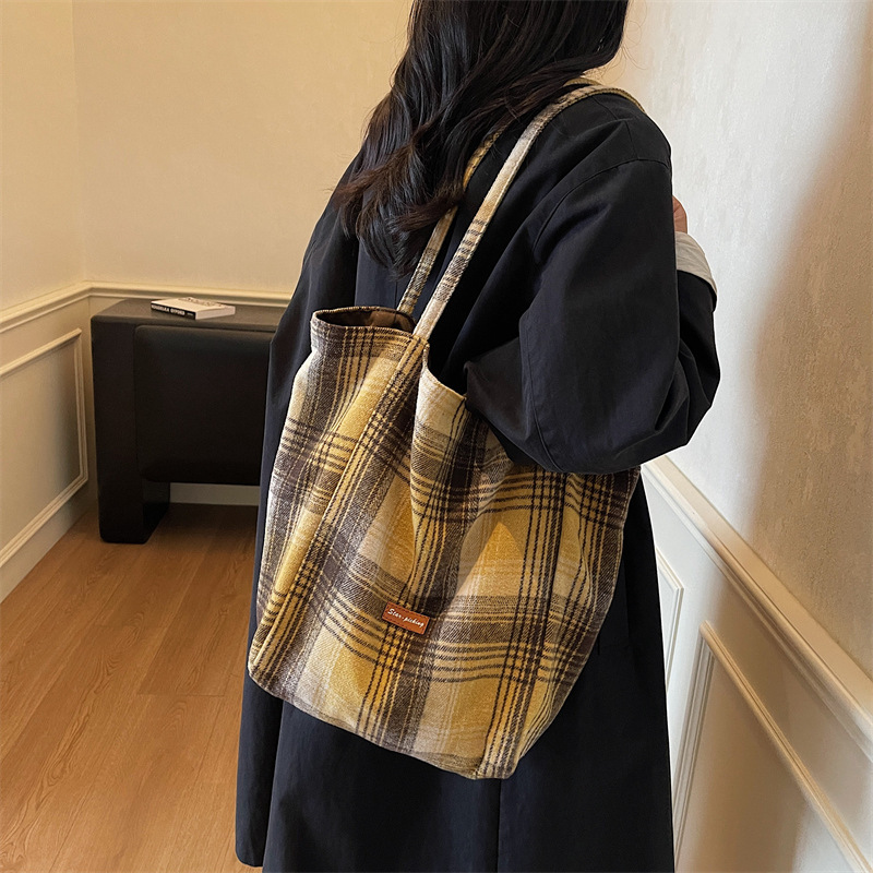 大容量单肩包购物袋百搭帆布包女秋冬新款日韩毛呢格纹背心包2025|undefined