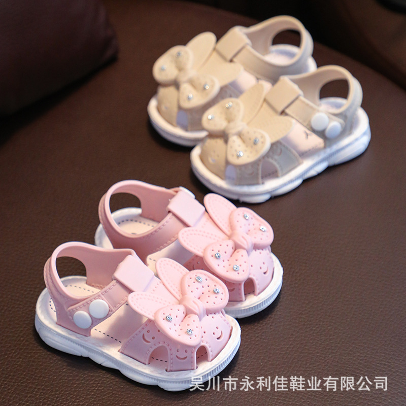 Fábrica de sandalias de niñas de verano suministra comercio exterior al por mayor zapatos para niños pequeños zapatos de botón para bebés