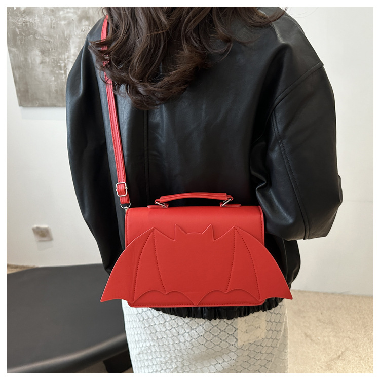 A new 2024 European and American Halloween single-shoulder bag for women, with a unique and funny bat style and a trendy crossbody bag undefined