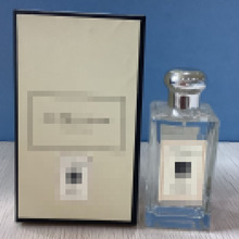 ��ˮ��Ʒ�{�L�Ӣ����Ȼ����}��ʯ�����Ứ���߲��cС��ޢ100ml