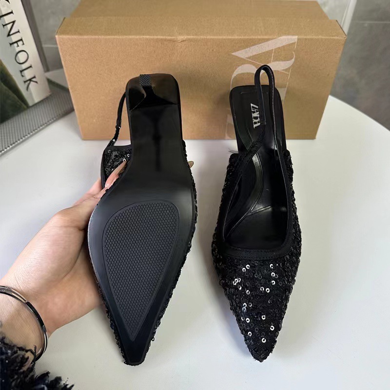 New pointed high heels with black sequins, exposed heels, shallow mouth, slim heels, fashion sandals for women