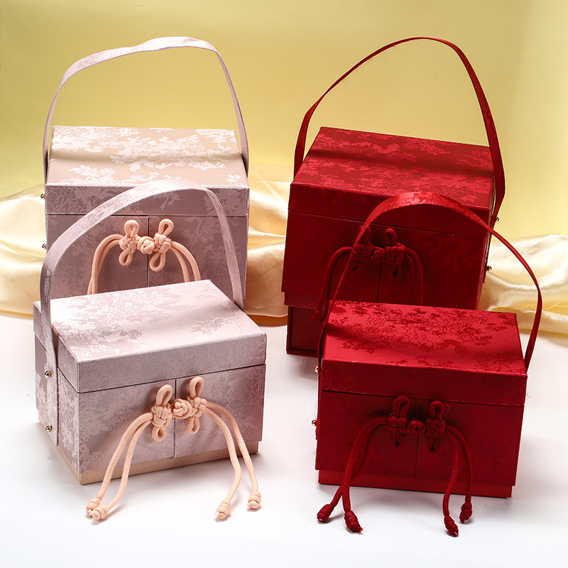 2025年国潮新中式喜糖礼盒高级伴手礼礼盒结婚手提盒回礼礼品盒空