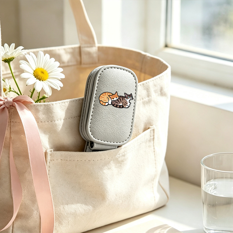 Gray cross-border bestseller sunglasses holder, creative car sun visor storage, cat-shaped car glasses clip