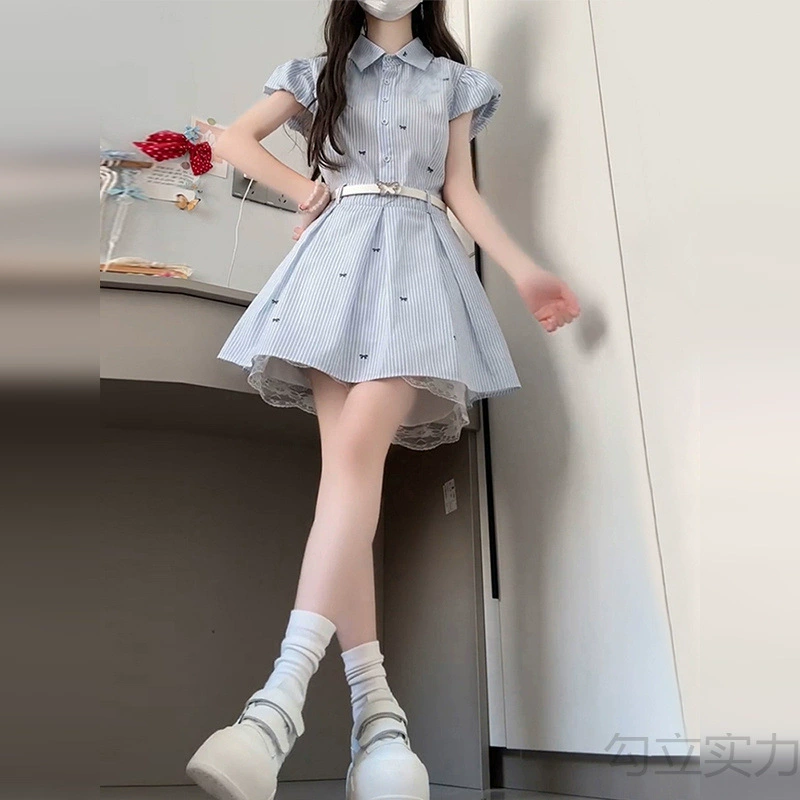 Синее полосатое платье-рубашка с коротким рукавом и завышенной талией для женщин, лето 2025, новый стиль для студенток, миниатюрное короткое платье.