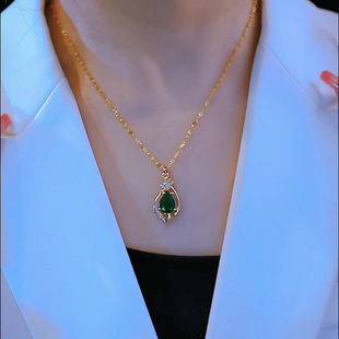 Live hot products inlaid with high-end imitation emerald zircon titanium steel necklace for women summer water droplet pendant collarbone chain