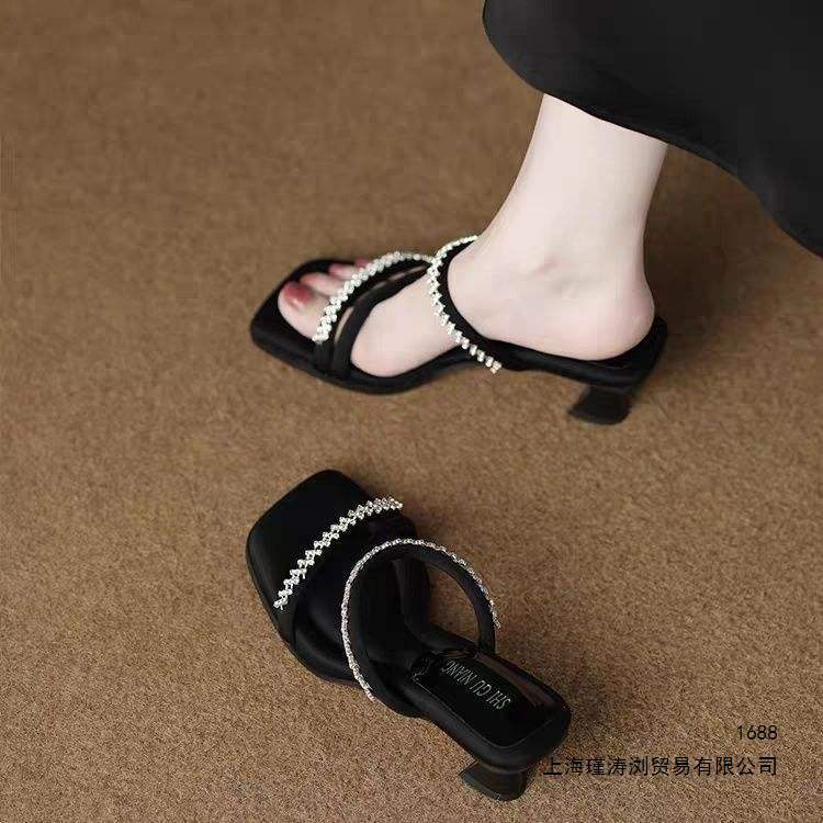 Extremely stylish and comfortable for women to wear outside, 2026 summer new model, stunning rhinestone high-heeled sandals Extremely stylish and comfortable for women to wear outside, 2026 summer new model, stunning rhinestone high-heeled sandals