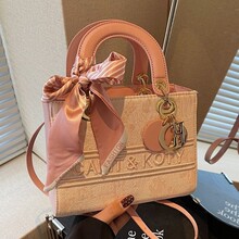 С���L�������Ů���ֵ����̽��μ�������p��Ůʿб��С���