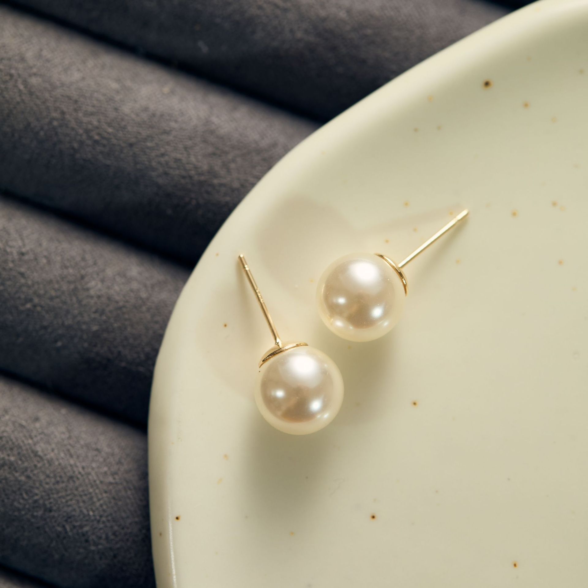 Earrings, 650 colors, 10mm