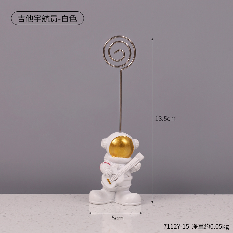 Creative three-dimensional mini astronaut spaceman business card holder desktop photo holder desktop small ornaments resin crafts