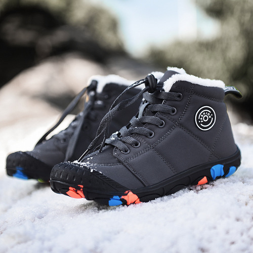 Winter children's waterproof cotton shoes outdoor high-top snow boots with thermal lining, anti-slip camo sole, warm insulation.