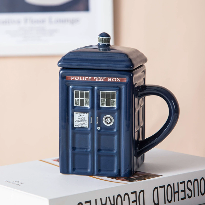 Керамическая кружка Police Box, ретро-дизайн британского павильона с крышкой, 401–500 мл, красная или синяя