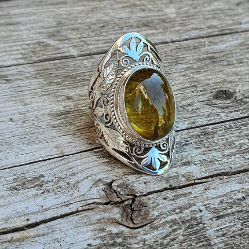Anello da uomo retro con pietra preziosa lega bicolore artista_voghion.com